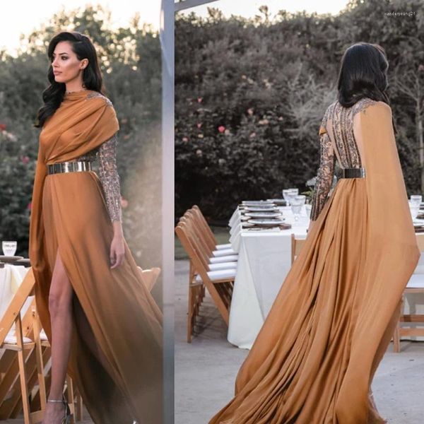 Partykleider Luxus arabisch orange braunes Langarmabendkleid mit Cape Dubai Perlen elegante Frauen Hochzeitskleider