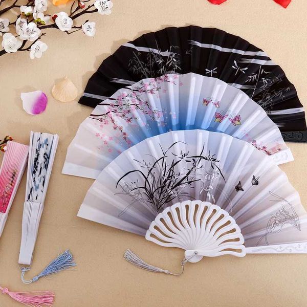 Produtos de estilo chinês Fã de seda vintage Fan dobrável de estilo chinês Artes de arte Presente Decoração de dança Hand Hand Fan com Tassel Plastic Fan Party Gifts adereços