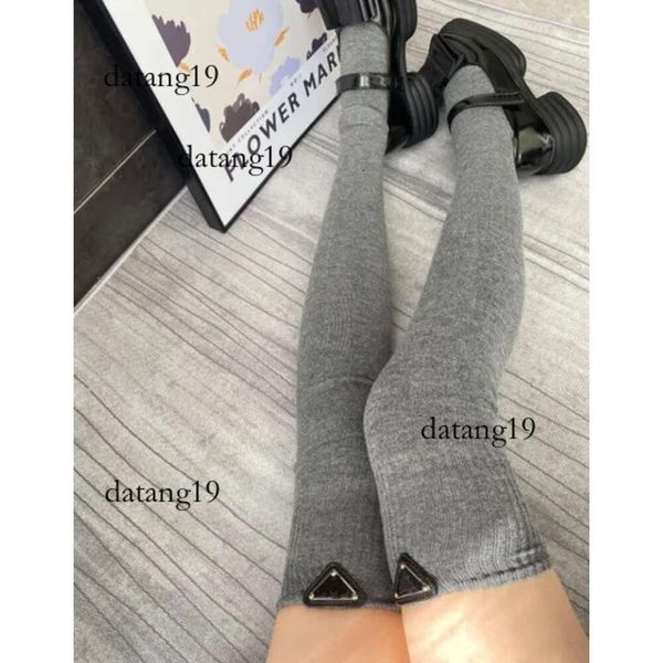 PRD -Designer Kaschmirstrümpfe Strumpfchen für Frauen Fashion Ladies Girls Streetwear Triangle Winter warm über kniehonige Praddas Sock Strumpfbran 9219