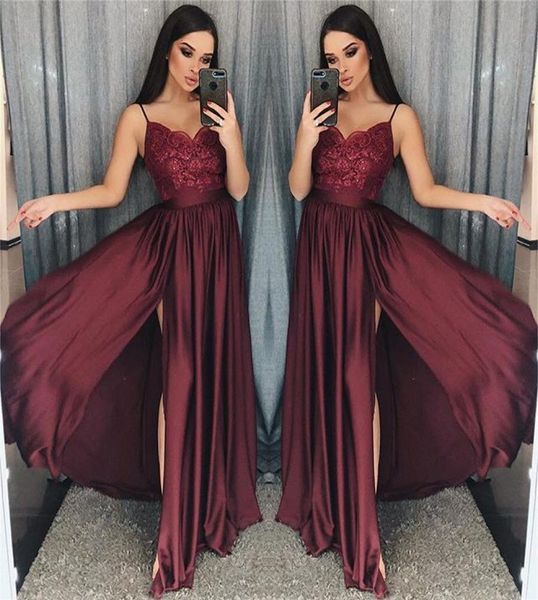 2019 Maroon Spaghetti Straps vestidos de baile Apliques de renda uma linha Sexy Split elástico mancha como seda ocasião formal noite dr4992304