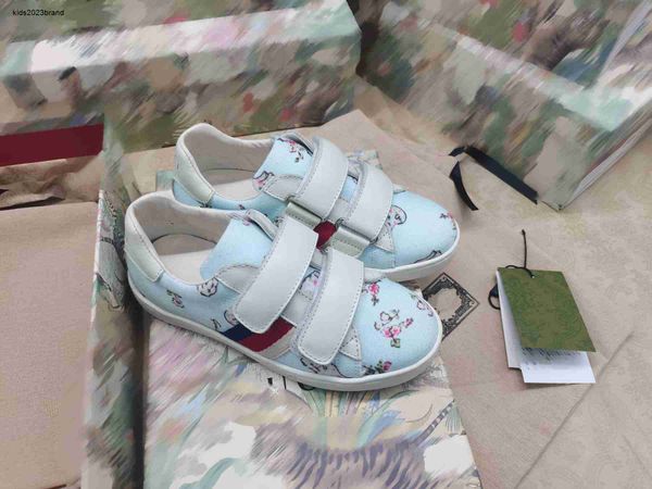 Neue Baby-Turnschuhe niedliche Blumenmuster Print Kinder Schuhe Größe 26-35 Hochwertige Markenverpackung Schnallen Straße Mädchen Schuhe Designer Jungen Schuhe 24may