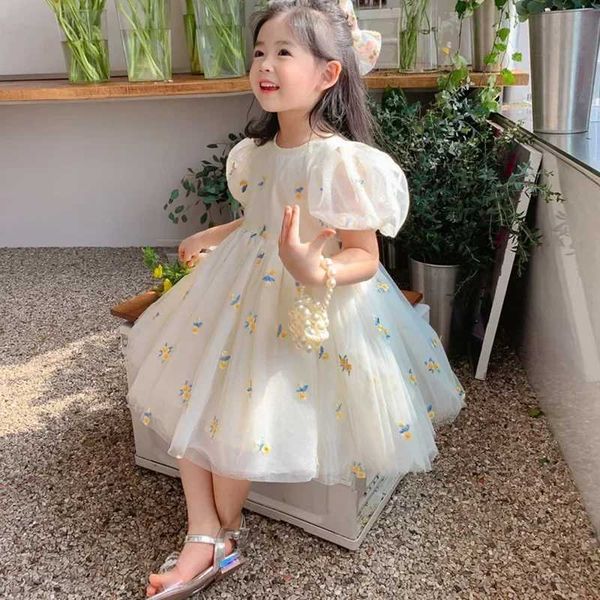 Mädchenkleider Sommermädchen Blume Mesh Prinzessin Kleidung Kinder süße Puff Kurzarm Kleider für Mädchen koreanische Kleidung LDREN Kleid für 1-6T H240508