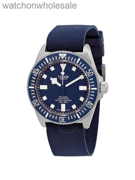 Counter Top Quality Tudory Original 11 Designer Wristwatch M25707B210001 Imperador Moda Swiss Casual Watch Mens Automático Mechanical Blu com o logotipo da marca real