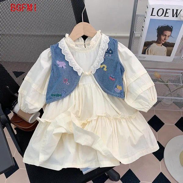 Девушка платья девочкам корейское весеннее осеннее платье 2024 Детское бежевая принцесса синий джинсовый жилет набор детской одежды для малышей