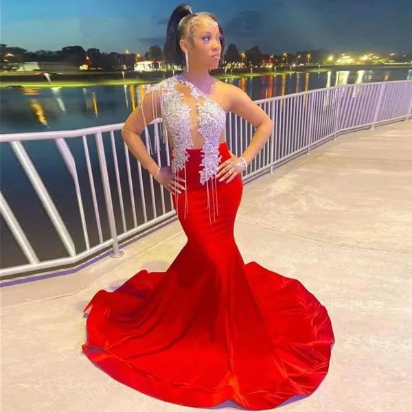 NOVA CHEGA SENHORAIS SENIFICAÇÃO SENIFICAÇÃO DE PROM MENAIRA 2024 CRISTAIS DE LUZULO DE UM OMBRO NEGRAS MENINAS RED RED LIMPADOR DE PROM GOWNS DE GALA