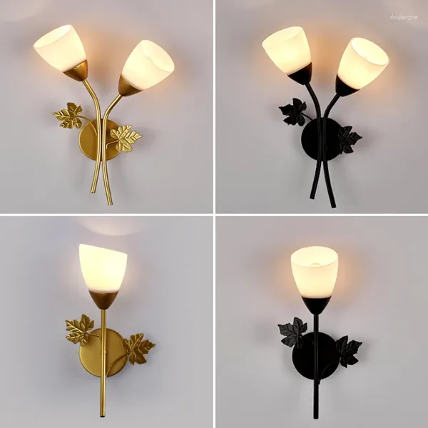 Lâmpada de parede Flor nórdica Formulário LED Arte de ferro e27 Cabeças duplas Sconce Modern Loft Bedroom salão de cabeceira Luzes da casa da escada