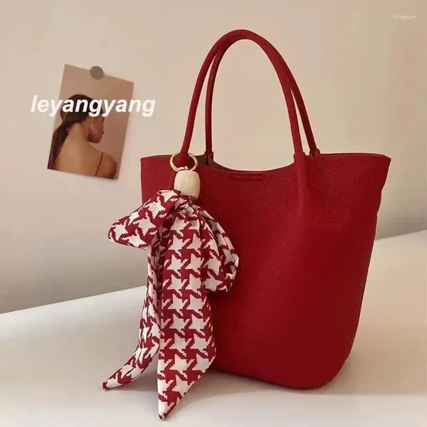 Bolsas de armazenamento Bolsa de casamento noiva feminina de grande capacidade Red Bag2024 Nicho de alto senso Hand-Hower Tote Bucket