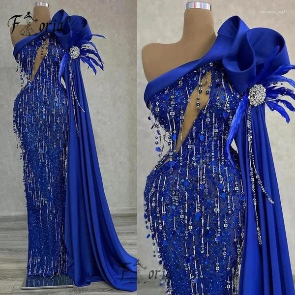 Платья для вечеринок Королевское голубое бисеро -бисера русалка вечернее платье с одиночным мысом Luxo Sequined Формальные церемонии платья красная ковровая дорожка Дубай