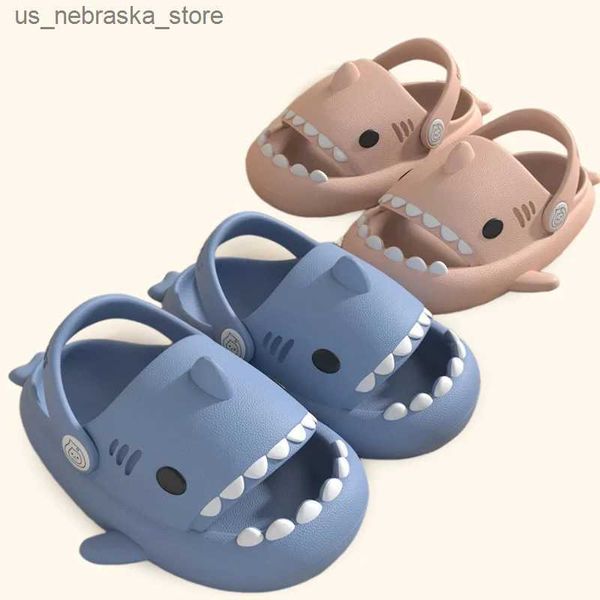 Slipper Childrens Slippers Shark Flip Soft Sole Cartoon Womens and Mens Banheiro Sandálias EVA Anti Slip Shoes Q240409