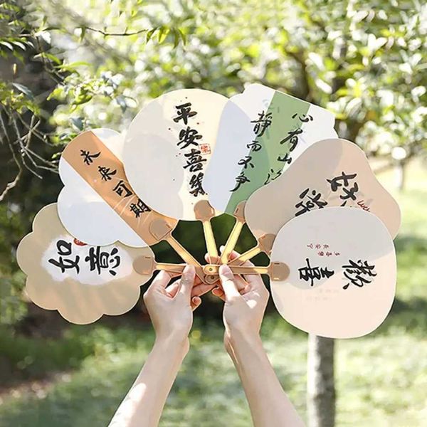 Produtos de estilo chinês Inspirational Writing Hand Fan Plástico Plástico estilo chinês Fã de refrigeração destacável Decoração de casa de fã de estilo antigo