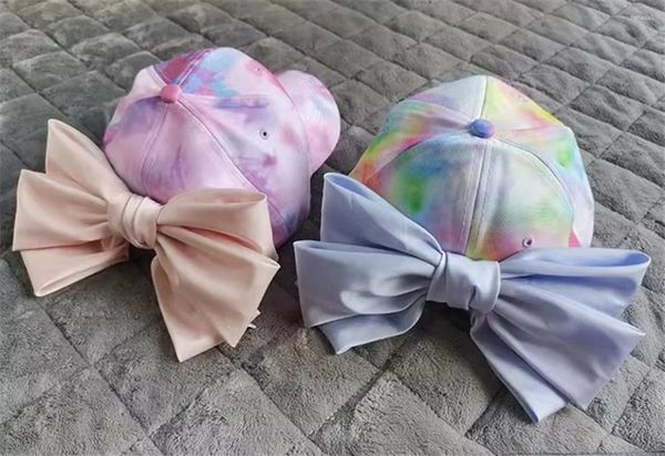 Top kapakları 202404-shi ins chic genç kız sevimli moda orijinal saten bowknot gradyan renk bayan beyzbol şapkası kadın eğlence vizörleri kapağı