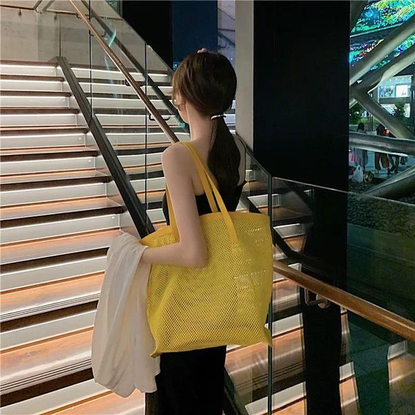 SOLDI SUCCHI COREA SUD 2024 Summer Fitness Swimming Beach Tourism Hollow-out Mesh Bag Web Celebrity Grande capacità Tote