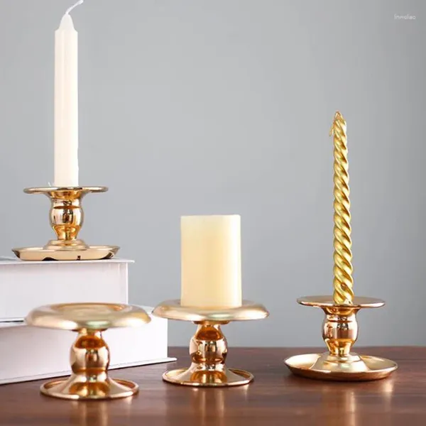 Candele Golden Iron Candlestick Decoratore natalizio Holding Stand Stand Home Festival Centrotavola per matrimoni