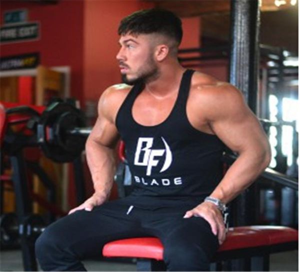 Fashion Mens Bodybuilding Tanktops Tarnheime Hemd Hemd Männliche Fitnessweste Unterhemd Fit Boy Marke Großhandel Kleidung2336239