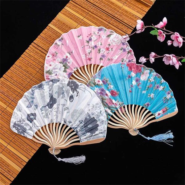 Prodotti in stile cinese Fan Hand Hand Hand Hand Blank Silk Bamboo Folding Fans Flower Painting Flower Painting Fare Decorazioni per feste di nozze Wed Regali
