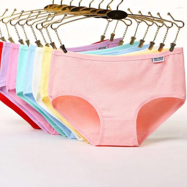 Frauen Höschen 2024 10pcs/Los hochwertige pure Frauen Unterwäsche Baumwolle atmungsaktive massive Süßigkeiten-Farb-Mädchen-Briefs zu unterpolieren Dessous Dessous