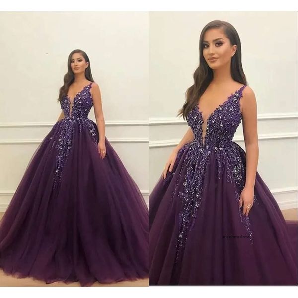 Yeni Sıcak Koyu Mor Quinceanera Elbiseler Balo Elbise Derin V Boyun Sequins Solsuz Açık Arka Süpürme Tren Parti Balo Elbiseleri için Arapça 0509