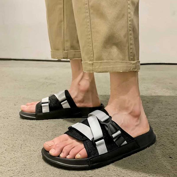 Slippers Mens Platform Slip em 2023 New Summer Outdoor Beach Shoes Fashion Slides Aberto dos dedos para homens Sandálias esportivas casuais H240509