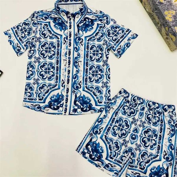 Magliette di fascia alta lDRENS Abbigliamento in fabbrica all'ingrosso 2024 Summer New Boy Swim Wear LDRENS SPORT SHORTS 2pcs Set Blue Flower H240508