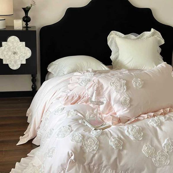 Set di biancheria da letto Lettiera floreale 3D in stile principessa con 100 fili Cover di cotone inverno e cotone invernale.