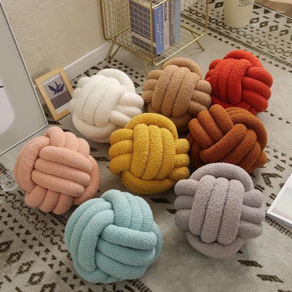 Travesseiro atado com a bola redonda lança lã de lã de cordeiro decoração de sofá de volta