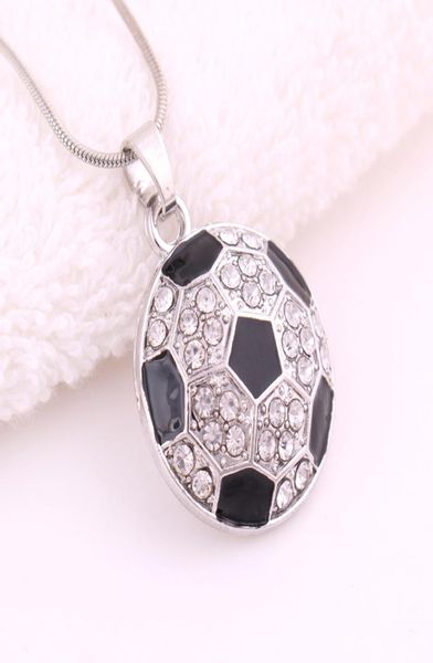 Neuankömmlinge Fußball Pendant Halsketten Weltcup -Fans Sport Kristall Strass Fußball Charm Chains für Frauen Männer Mode Schmuck 4599146