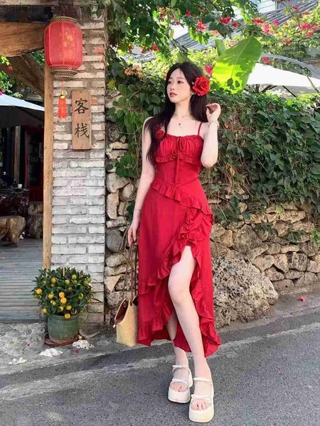 Basic Casual Kleider 2024 Neues rotes Kleid Frauen Sommermodentrend schwimmende Kante unregelmäßige sexy Party Strand Urlaub Fairy Kleid xw