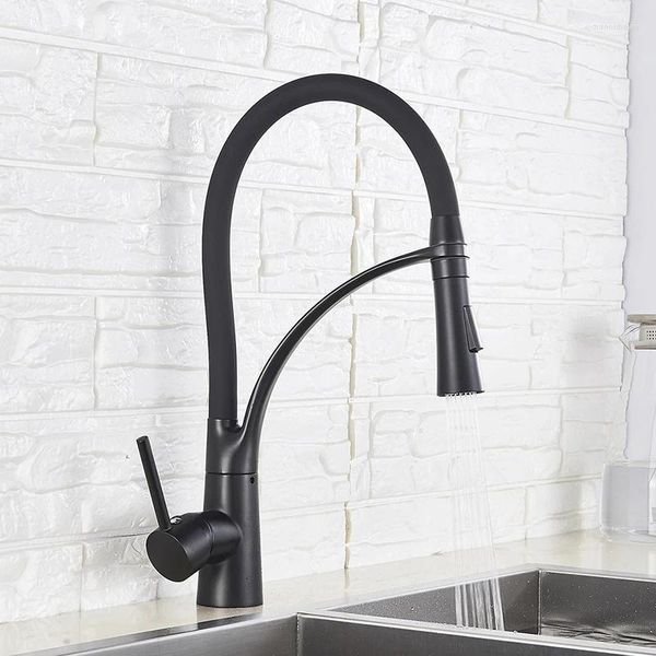 Rubinetti da cucina il lavandino del rubinetto del rubinetto del ponte montato e miscelatore ad acqua fredda rotazione a 360 gradi dorati