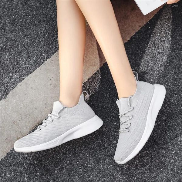 Собственная обувь платформ размер 45 белые кроссовки женские квартиры ретро -женщина винтажные девочки Sport Lofers 2024Outdoor