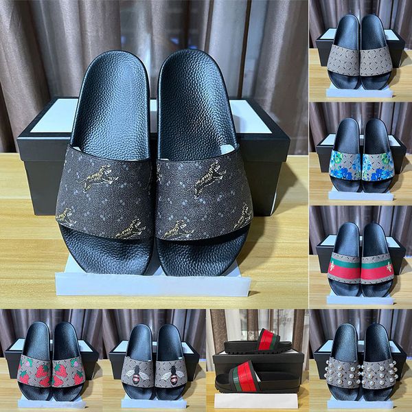 Designer Slippers Slides de borracha Sandália Flores planas de morango tigre bee web moda praia chinelos flores banheiro listrado verão homem quarto sliders sandálias