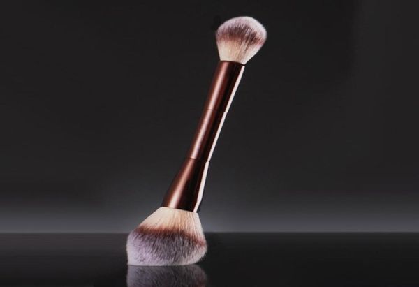 Doppelköpfiges Make -up -Bürsten Pulver verjüngter Highlighter Pinsel Pulver Fundament Make -up Flame Highlighter Kosmetische Pinselwerkzeuge 2011087781