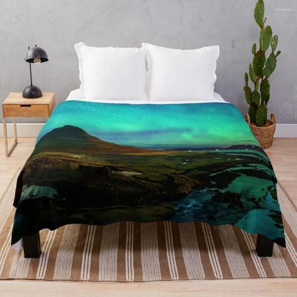 Coperte Northern Lights a Kirkjuf Iceland - Mountains in Winter Throw coperta divani regalo personalizzati personalizzati