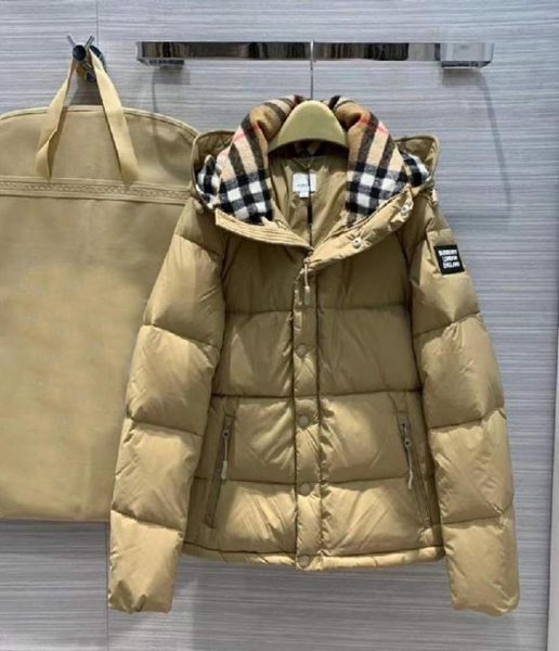 Cappotto con la manciata lunga con cappuccio corta giunta in giunta europea da una famosa nuovissima femminile aggraziata da donna straniero 8536510