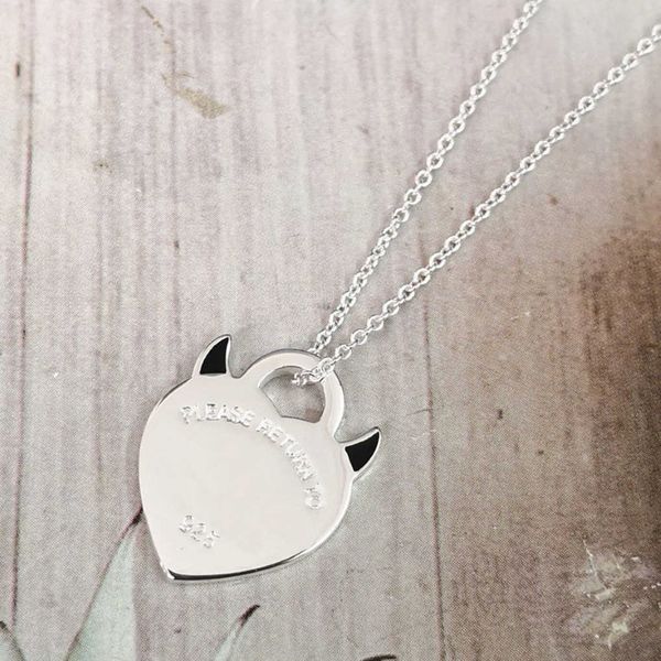 Anhänger Halsketten Neue S925 Sterling Silber Blue Emaille Devil Heart Eck Schlüssel Halskette Damen Einfacher Modeschmuck Paar Feiertag GIF 271d