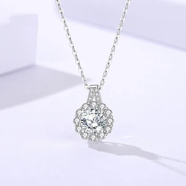 Pingents S925 Sterling Silver Light Luxury High Sense Moissanite Colar de colar feminino Pingente de girassol europeu e americano