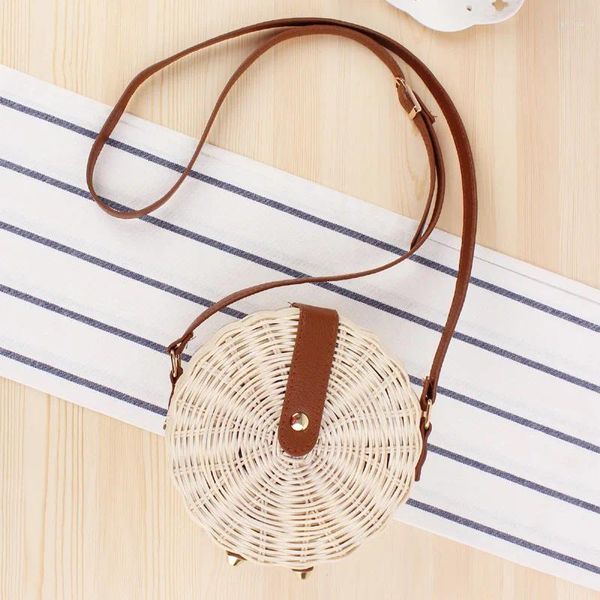 Bolsas de ombro de ombro inseras de vime de vime cruzado redondo bolo de praia de praia grande feminina bolsa crossbody para mulheres com fivela apertada