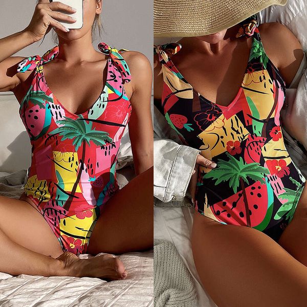 Frauen Badebekleidung 2024 Neues Multi -Farb -gedruckter Hühnchen Herzkragen Dreieck Dreieck Bodyback Sexy Bikini Bikini