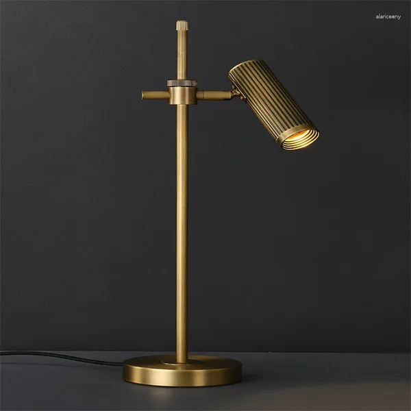 Tischlampen Nordische Retro -Studie Goldene Lampe Wohnzimmersofa Schlafzimmer Dekoration Rotatable Designer All Kupferlicht