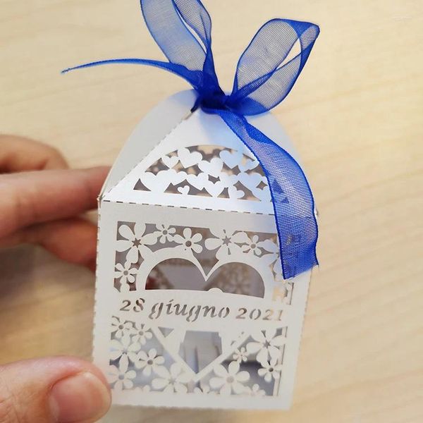 Geschenkverpackung Elegante kleine Blumen- und Liebesherzen -Design Laser Cut Personalisierte Hochzeitsvergütung Favorbote Kisten