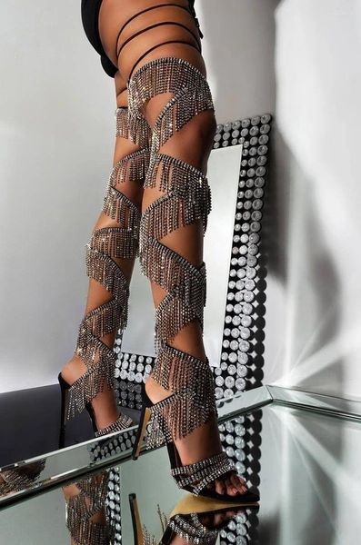 Bot bling rhinestone zincirleri püskül uyluk sandalet çapraz bağlı saçak kristal strappy women diz yaz üzerinde bağcıklı