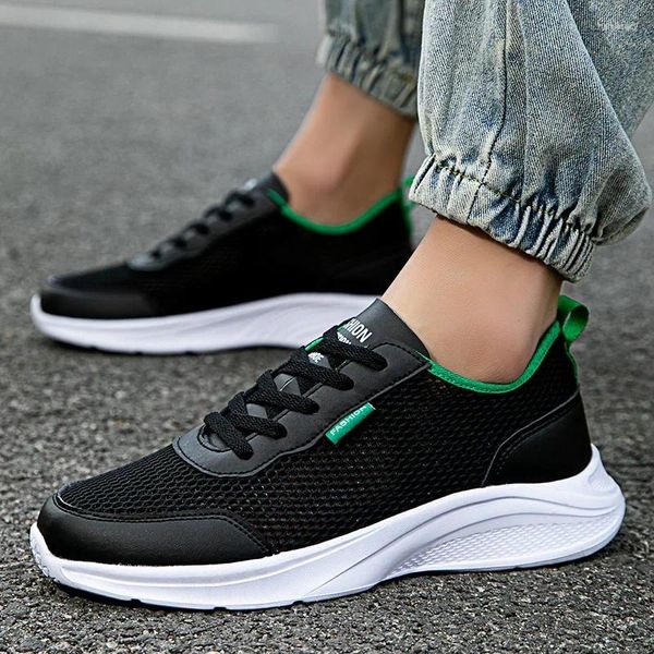 Casual Shoes 2024 Sommer Männer atmungsaktives einzelnes Mesh hohl aus weicher Sohle Sneakers für Männer