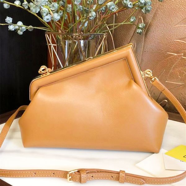 10A Kaliteli Omuz İlk Crossbody Tasarımcı Çanta Kadın Debriyajı Hasp Seyahat Çantası Pembe Eşit Çantalar Erkek Çanta Deri Deri Cüzdan Lüks Tote Lady Makyaj Çanta Kayışı