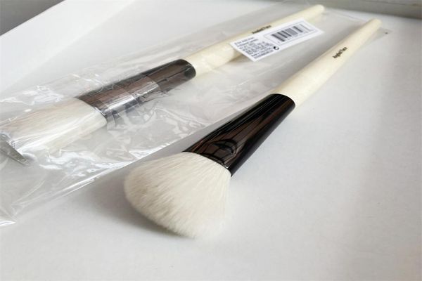 Угловая поверхность макияжа щетка мягкая прочная румяна для порошка контур Cosmetics Brash Beauty Tool2144574