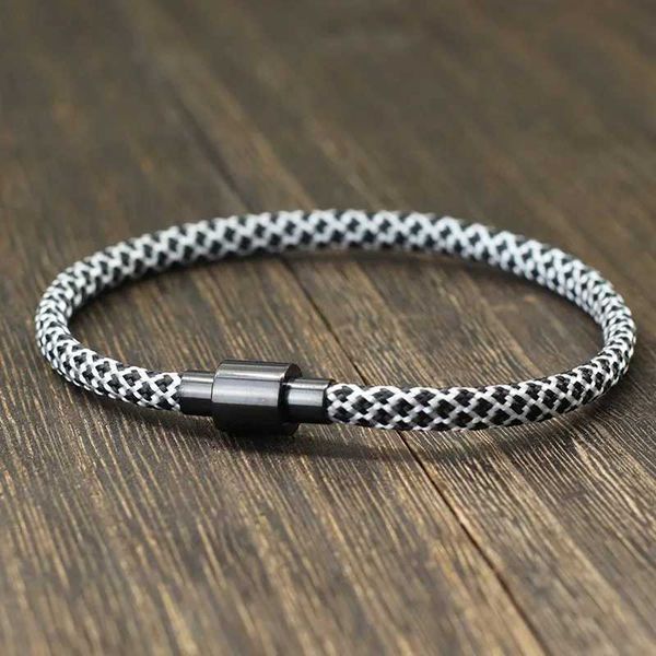 Bracelets de charme Noter New Fashion Men Bracelet Aço inoxidável Buckle magnética 4mm Bohemia paracord Braslet Homme Acessórios de motociclistas Cool Y240510