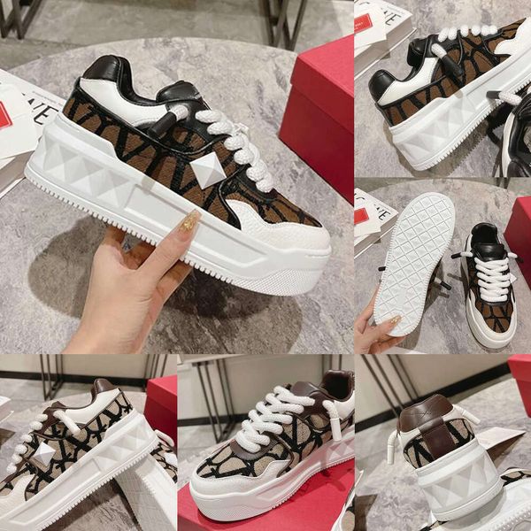 One Stud Low Top Sneaker 2024 Laufsteg Frauen Designer Schuhe Fondant 4d Gummi Dicke Sohle Siebdruck Logo Nappa Leder Herren Sneakers Damen Casual Shoes 45-45