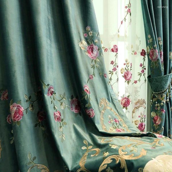 Cortina de cortina europeia Blackout Velvet Curtains bordados padrões florais para quarto de jantar de jantar quarto