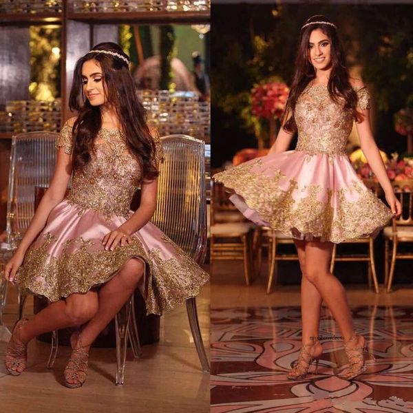 Kısa Pembe Prom Partisi Gold Dantel Aplike Elbise Omuz Arapça Dubai Tatlı 16 Mini Elbiseler Özel Yapım 0510