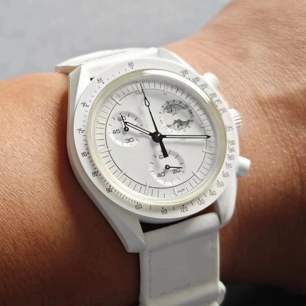 Herren beobachten Planet Moon White Watchs Männer Mission zum Mond Uhren Nylon -Gurt Plastik Quarz Uhr Fashion Sport Quarz Armbanduhr für Männer