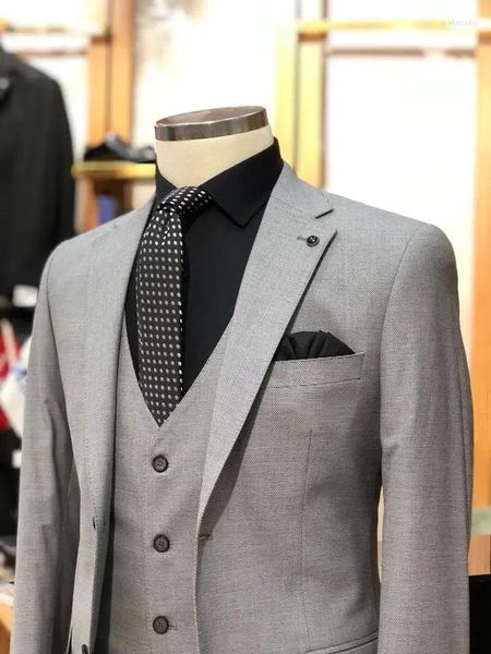 Ternos masculinos 2024 elegantes negócios cinza 3 peças Tuxedos de noivo para festas formais de casamento masculino masculino blazer de alta qualidade casual jaqueta skinny