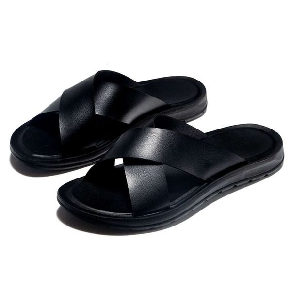 Designer italiano Summer Men Men Pu Leather Slippers Slides Casa Casa Interior Praia ao ar livre On Shoes Flats Male leve